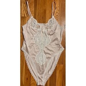 Vintage Body Lites bodysuit lingerie teddy nude color size‎ 34 (M)